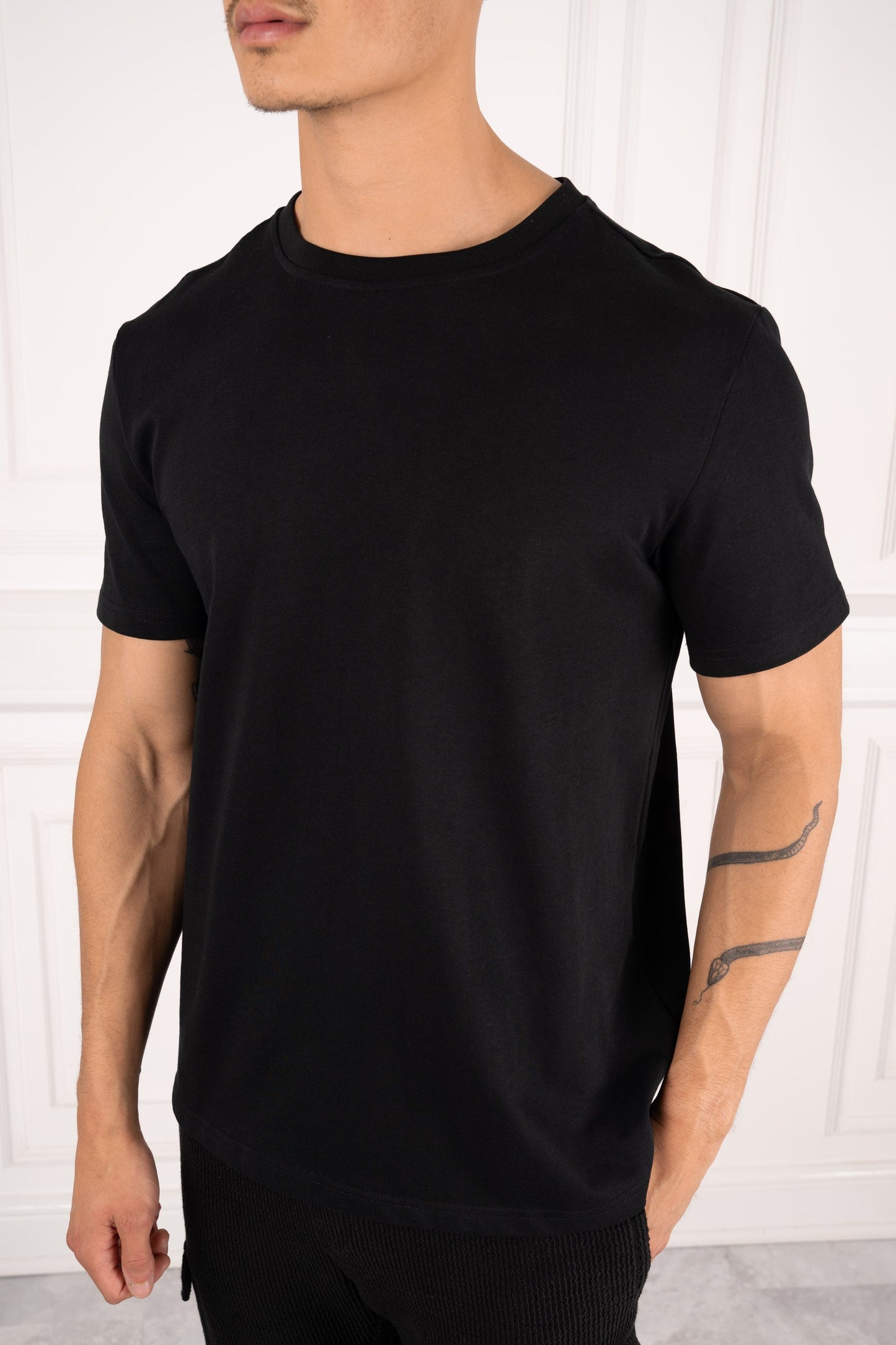 Premium Essential Slim Fit T-Shirt - Black